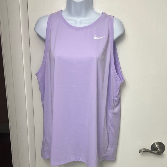 The Nike Tee Tops - The Nike Tee DRI-FIT lavender Tank top, size XL, NWT